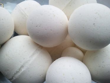 OATMEAL MILK AND HONEY 14 Bath Bomb Fizzies with Shea Butter (Ultra Moisturizing) 1 Oz Each great for dry skin (Oatmeal Milk & Honey)